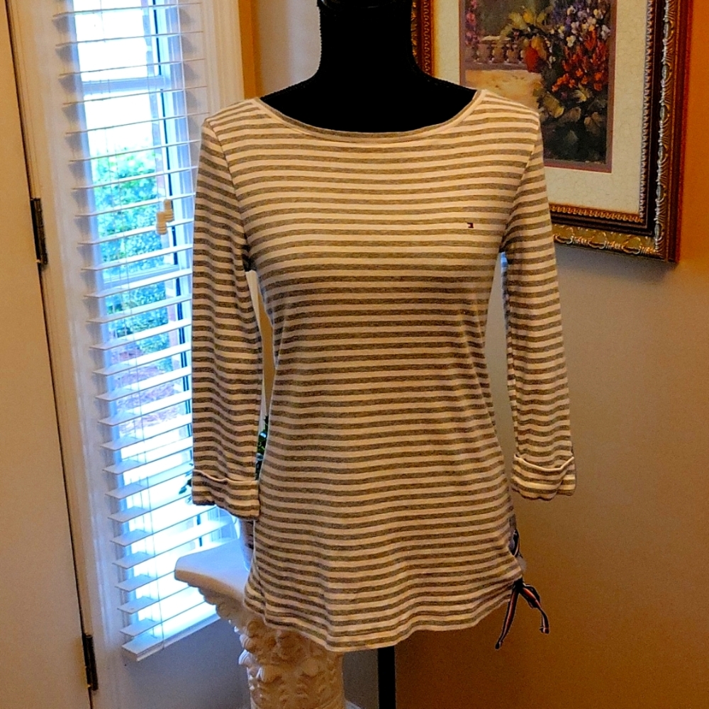 Tommy Hilfiger gray white stripe 3/4 sleeve round neck top blue trim top…SP EUC